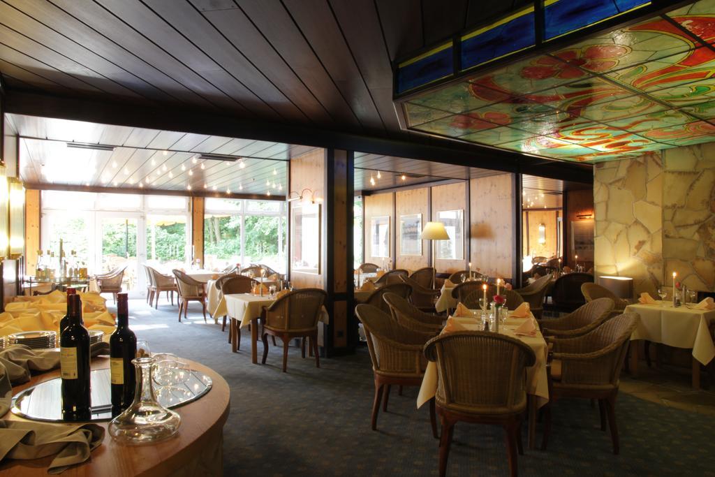 Relexa Hotel Bad Salzdetfurth Buitenkant foto