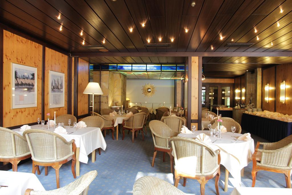 Relexa Hotel Bad Salzdetfurth Buitenkant foto