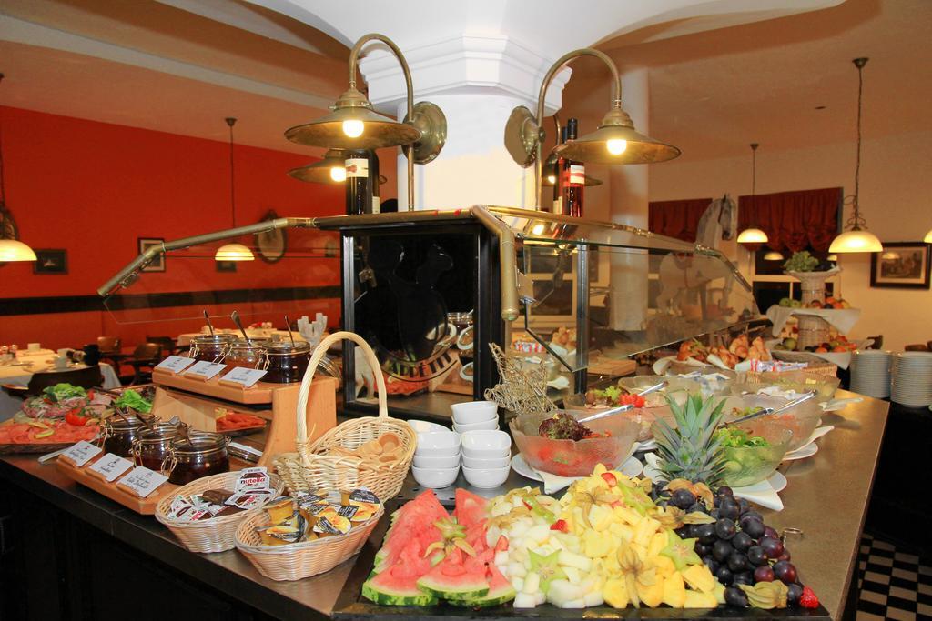 Relexa Hotel Bad Salzdetfurth Buitenkant foto