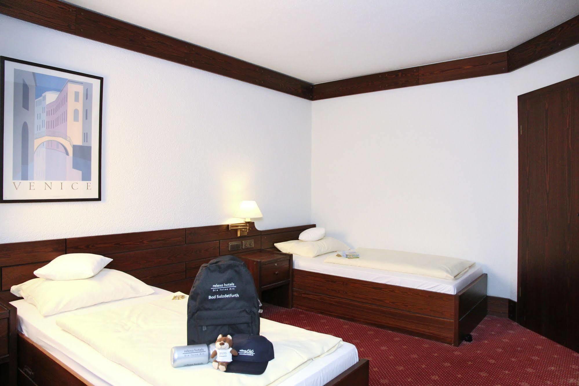Relexa Hotel Bad Salzdetfurth Buitenkant foto