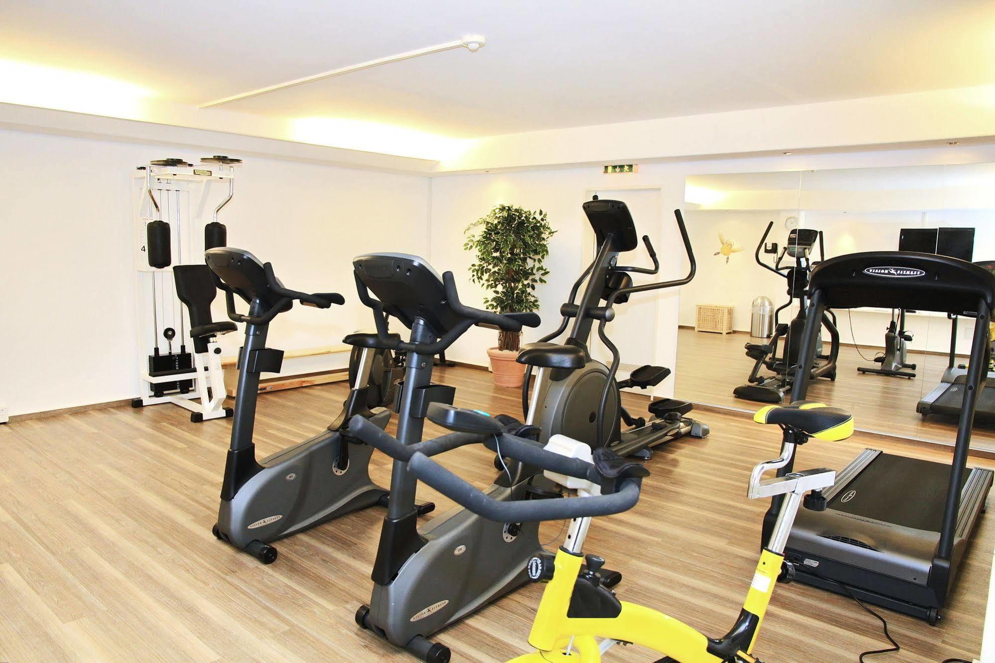 Relexa Hotel Bad Salzdetfurth Buitenkant foto