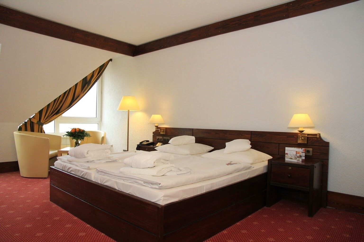 Relexa Hotel Bad Salzdetfurth Buitenkant foto